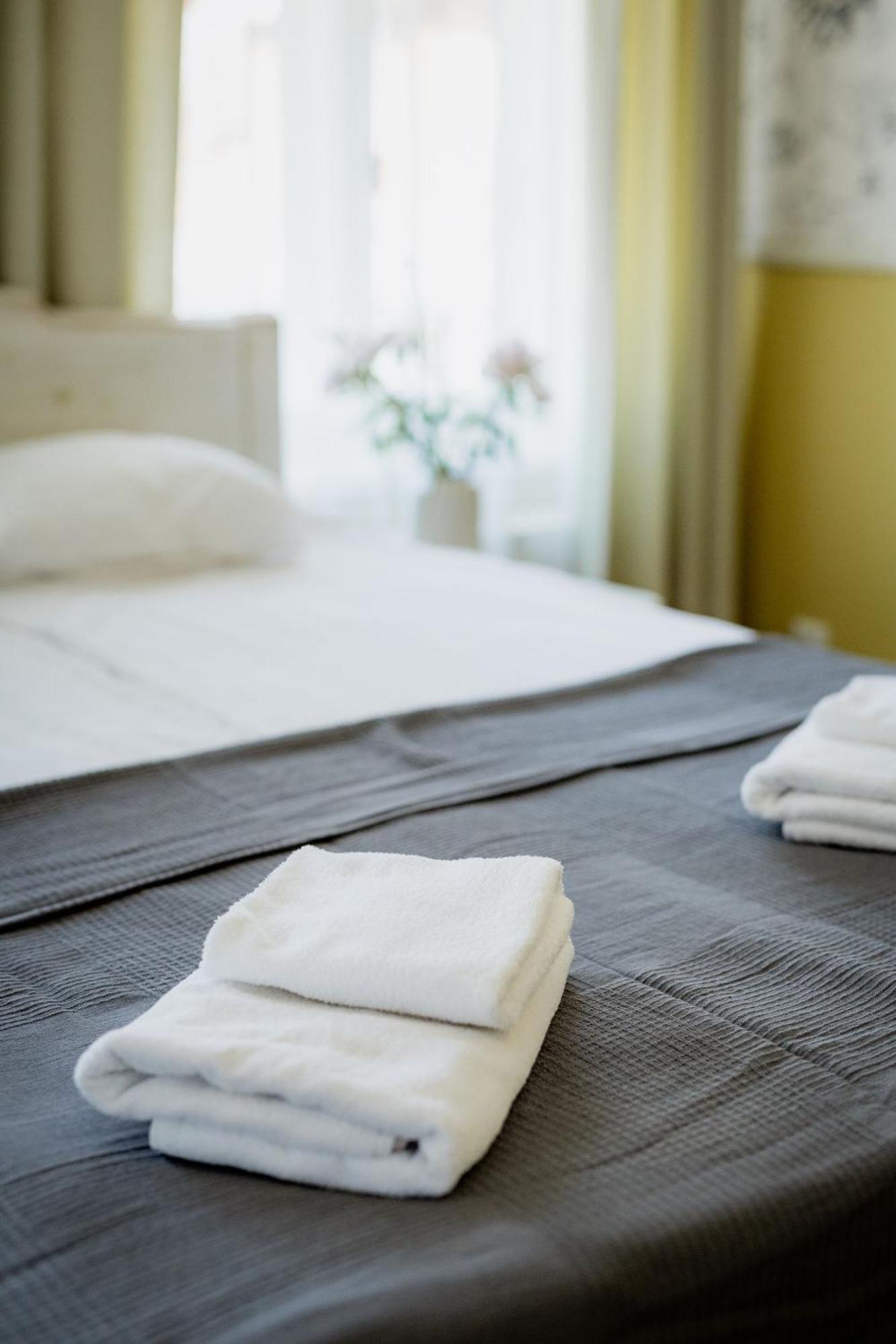 Vanalinna Boutique Hotel Kuressaare Buitenkant foto