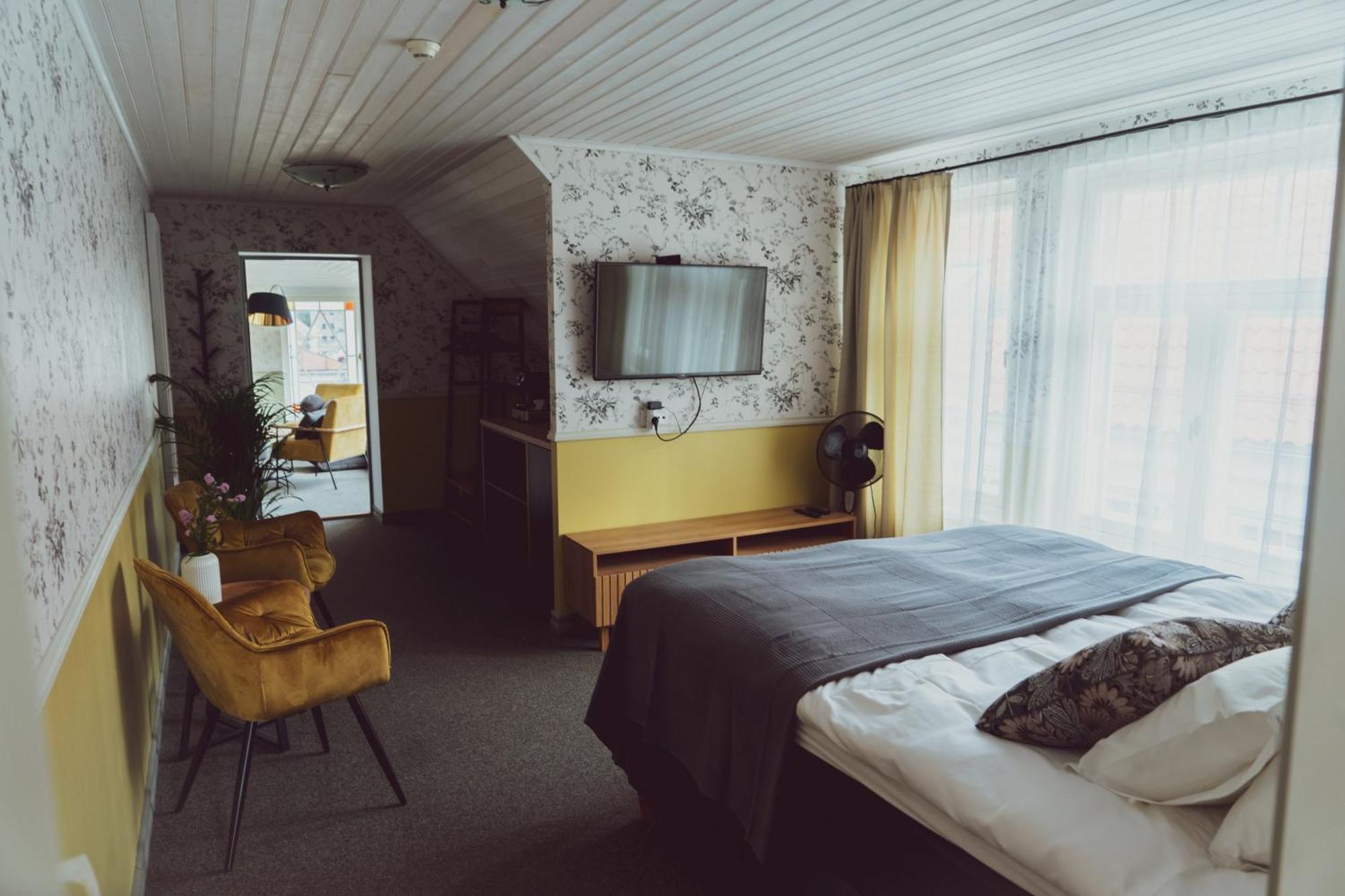 Vanalinna Boutique Hotel Kuressaare Buitenkant foto