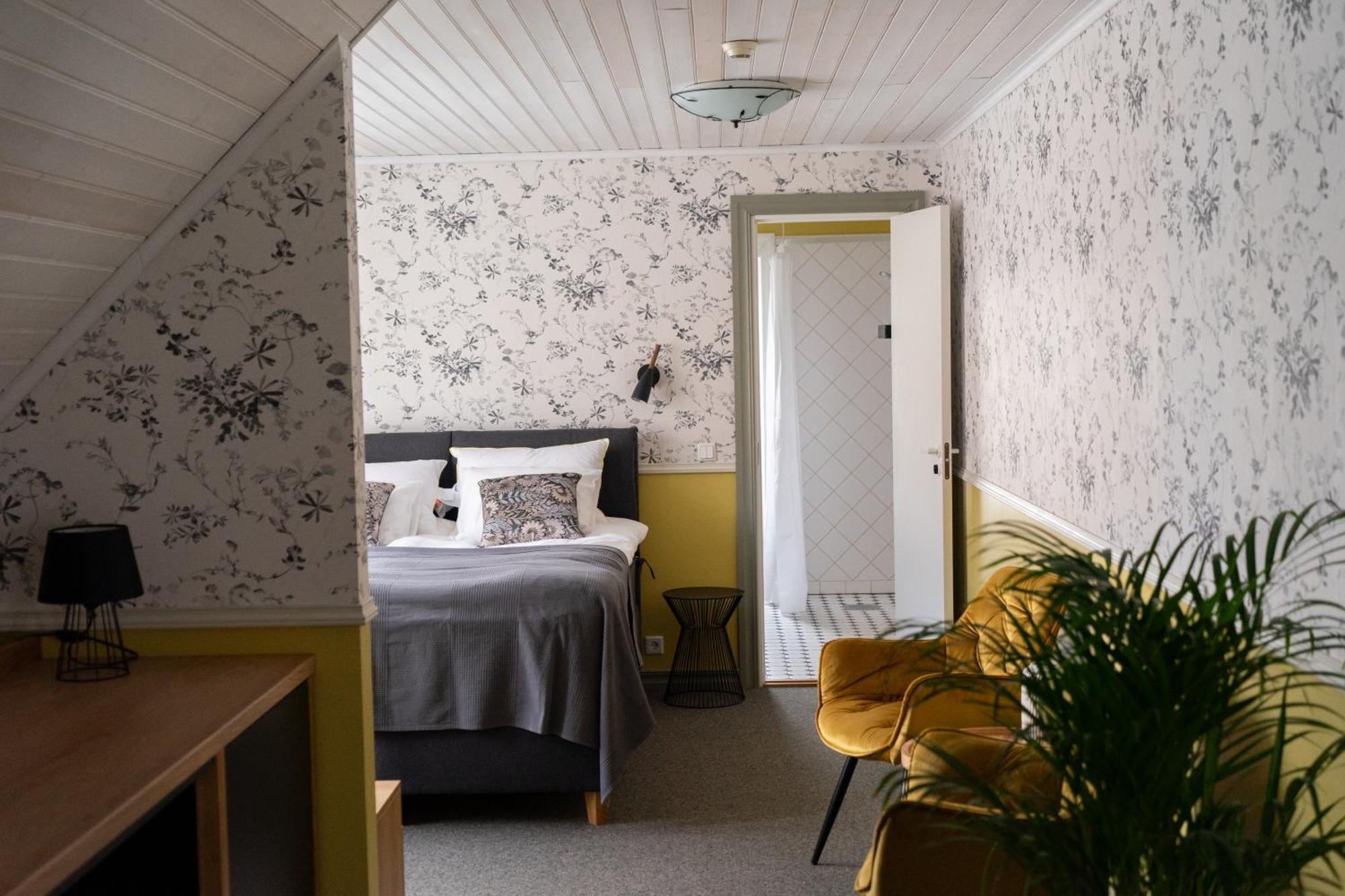 Vanalinna Boutique Hotel Kuressaare Buitenkant foto