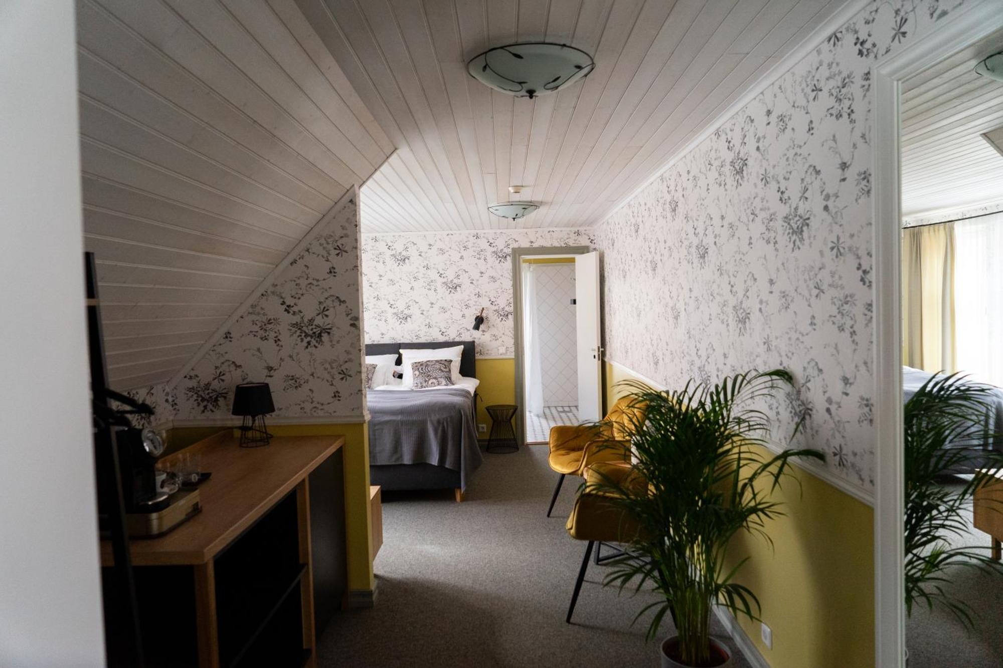 Vanalinna Boutique Hotel Kuressaare Buitenkant foto