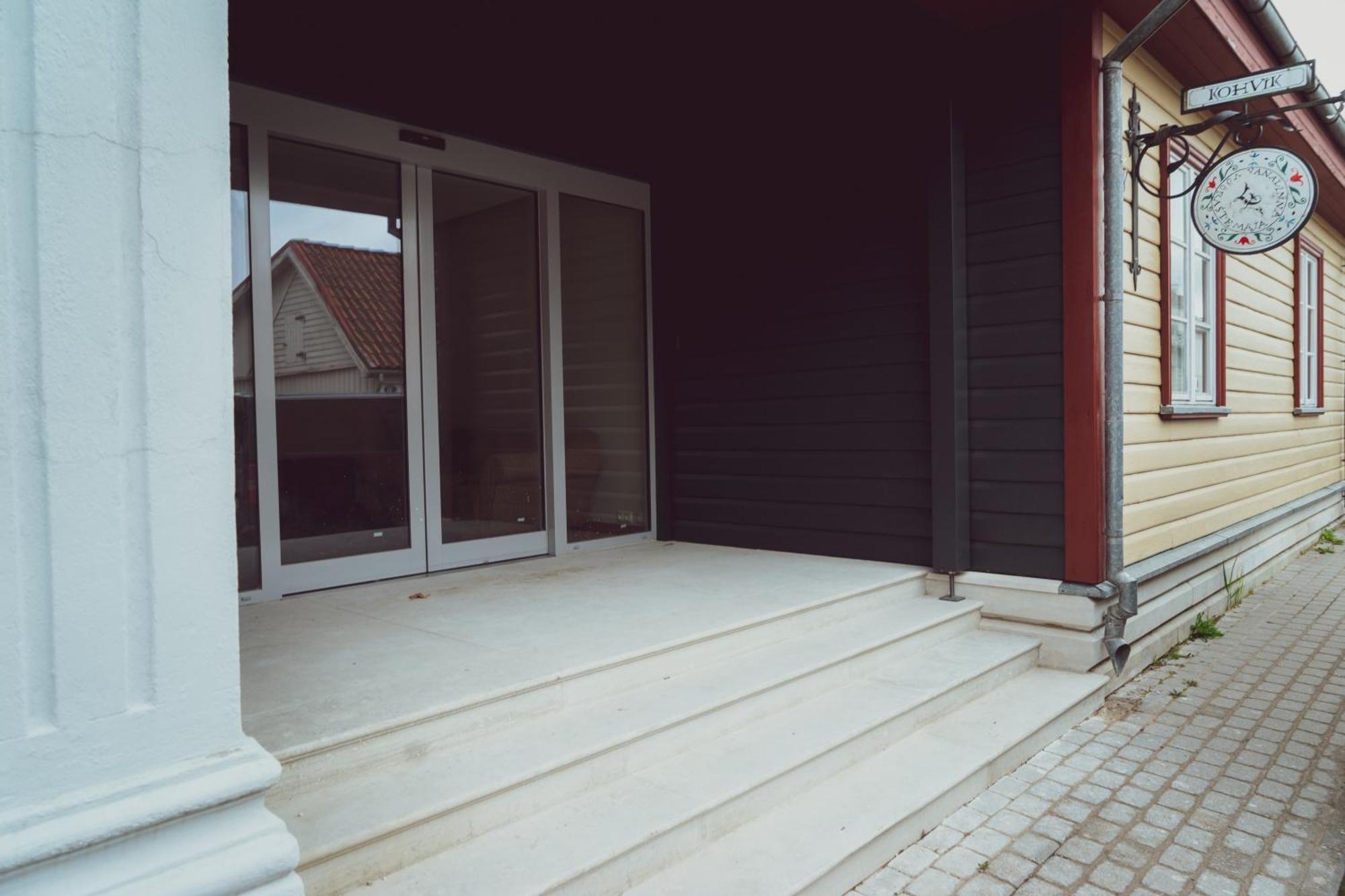 Vanalinna Boutique Hotel Kuressaare Buitenkant foto