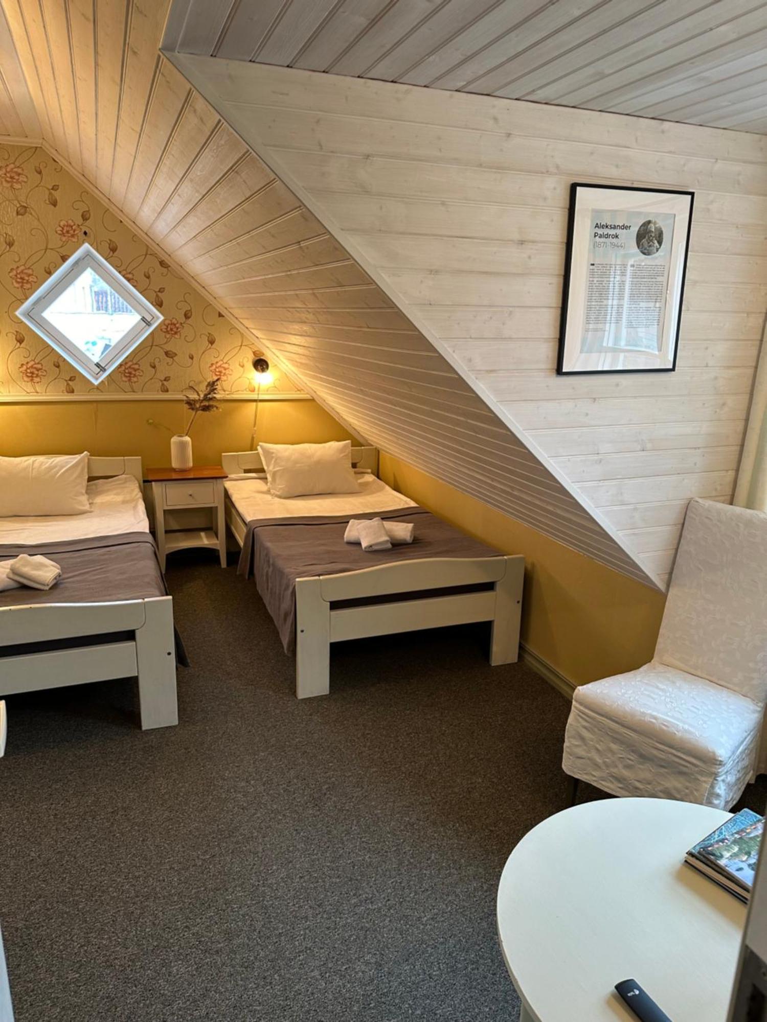 Vanalinna Boutique Hotel Kuressaare Buitenkant foto