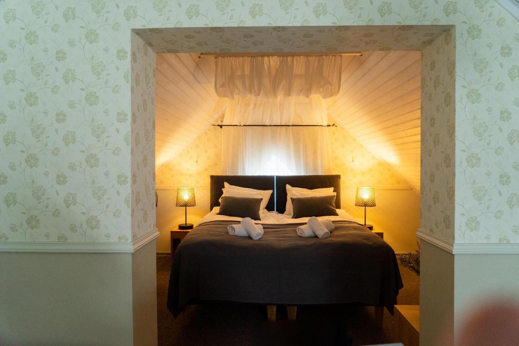 Vanalinna Boutique Hotel Kuressaare Buitenkant foto