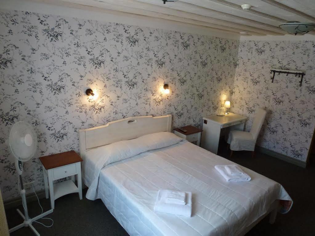 Vanalinna Boutique Hotel Kuressaare Buitenkant foto